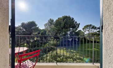 Côte d'Azur - Villeneuve Loubet Hauts de Vaugrenier Lumineux 2P + parking