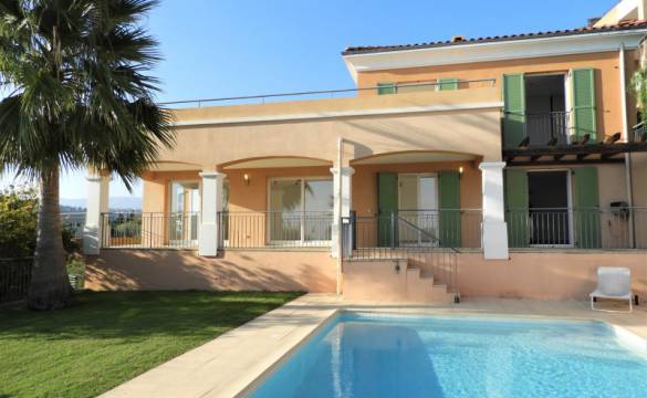 Villa in Coral Gables